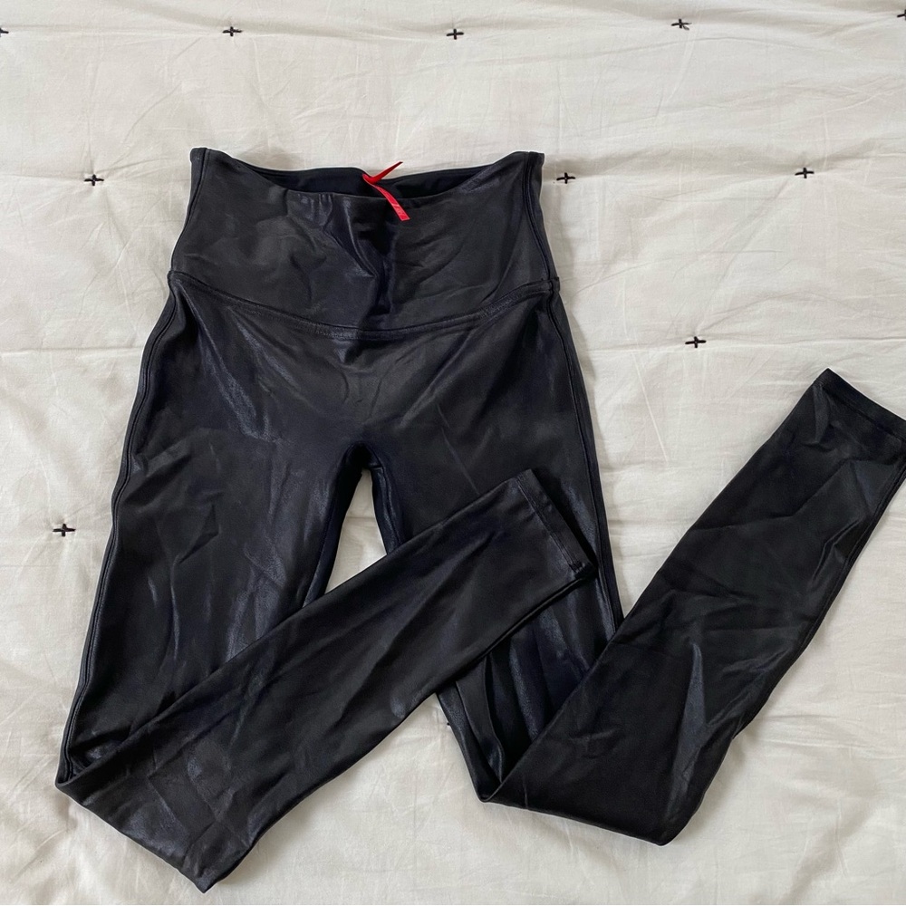 SPANX shape Faux Leather Leggings in Black Size M  Sleek and smoothing
